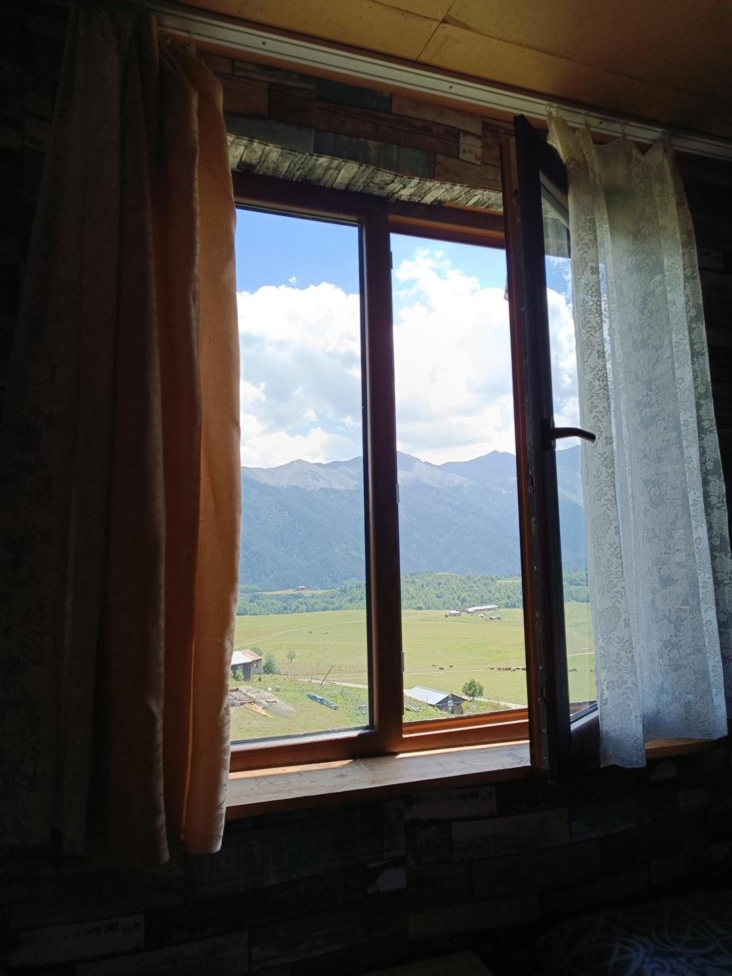 Nadiani Hostel Omalo Δωμάτιο φωτογραφία